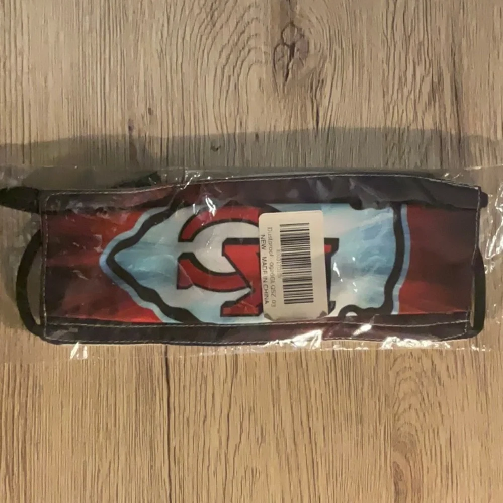 NFL Kanas City Chiefs Unisex Face Mask Brand New with Tag